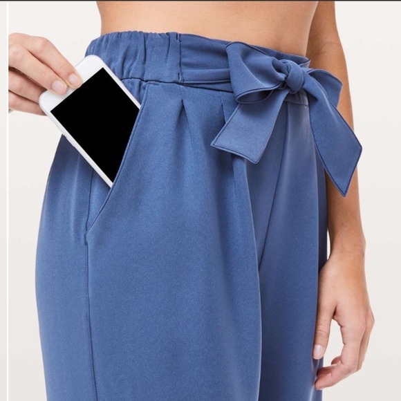 Lululemon Noir Pant Woven in Gatsby Blue - Picture 11 of 11